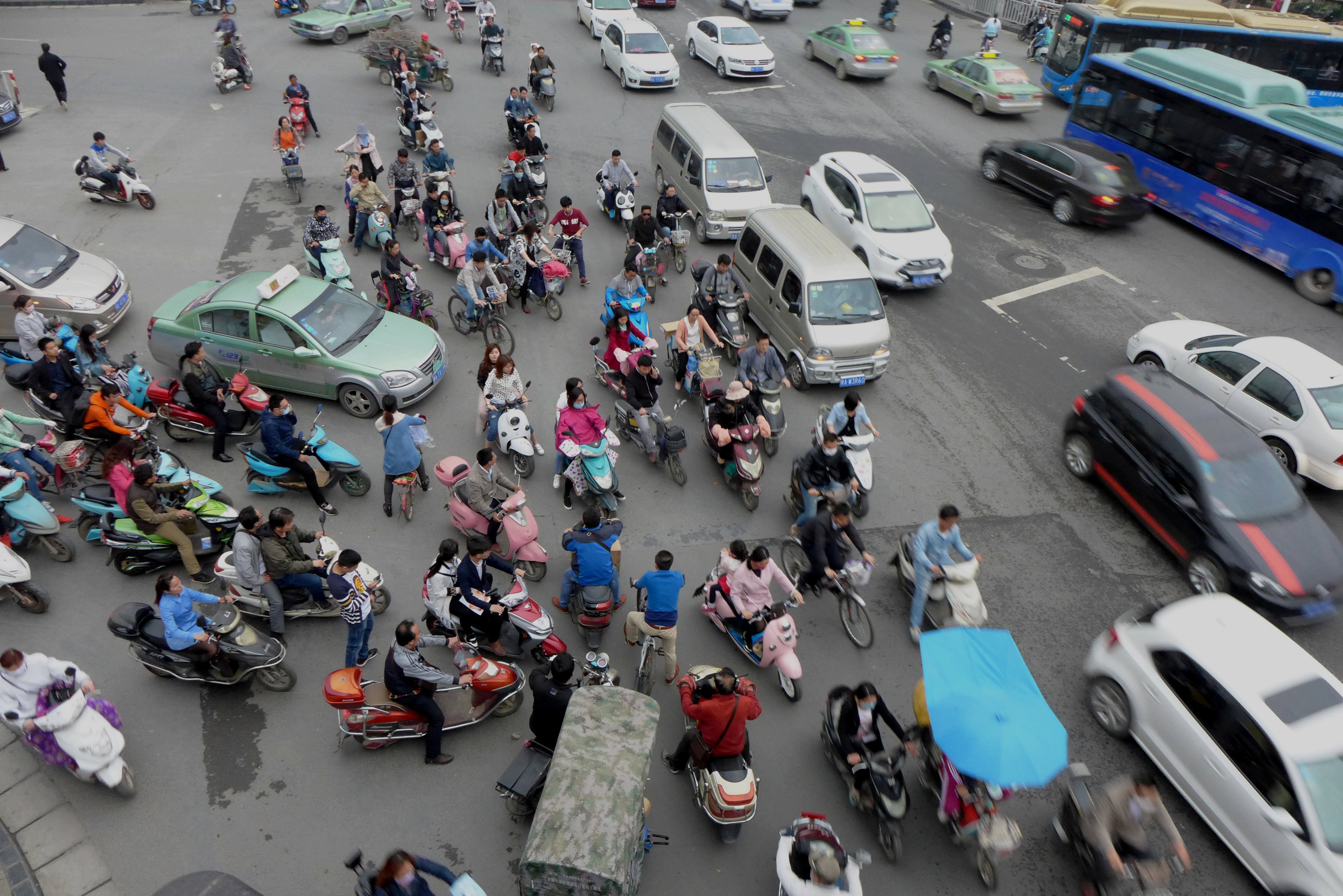 {21點}(十字街头巧相逢打一个字)